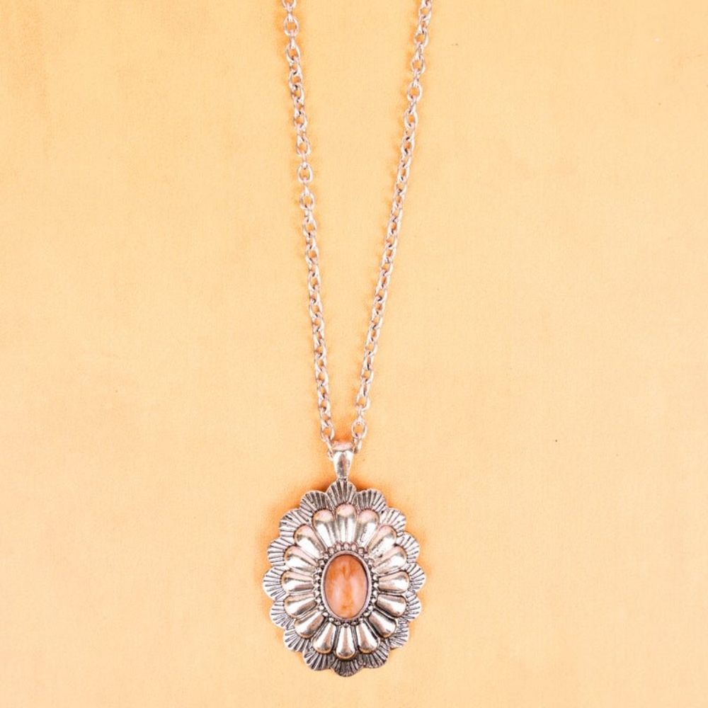 BROWN HAMILTON CONCHO SILVERTONE NECKLACE